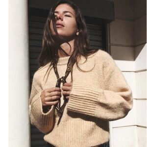 Zara NWTs Short Sweater